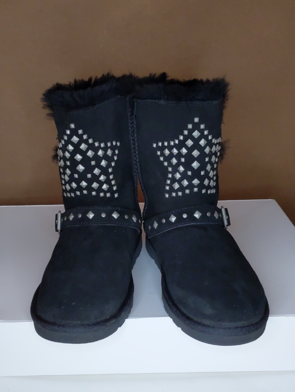 UGG Black Studded Star Faux-Fur Winter Boots - New W/O Tag + Free Gift